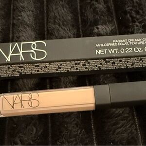 NARS Radiant Creamy Concealer NWT shade Medium 0